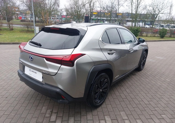 Lexus UX cena 152900 przebieg: 16562, rok produkcji 2022 z Szczecin małe 562